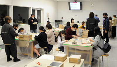 Casting workshop at Isuzu Plaza