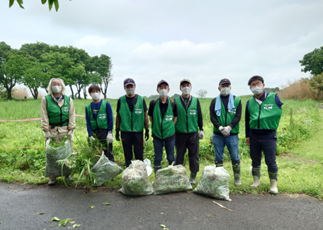 外来植物除去活動参加者