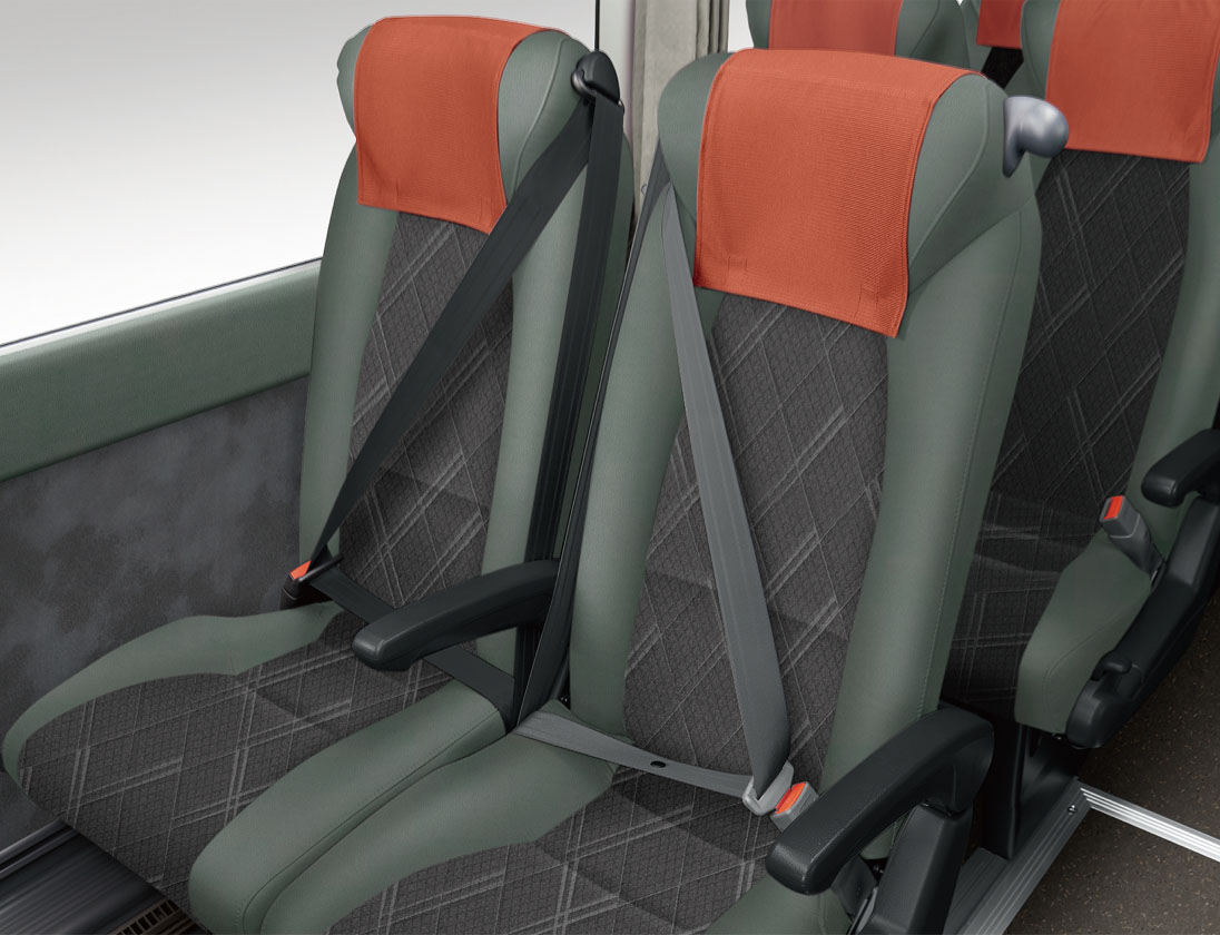 ELR3点式シートベルト(客席最前列)