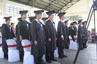 フィリピン 整備士養成学校卒業式